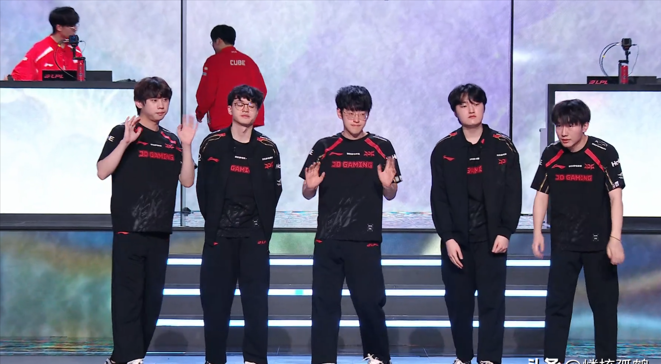 FPX绝杀RNG，Scout线上压制力十足宿命之战全球总决赛，引爆全场热议的简单介绍