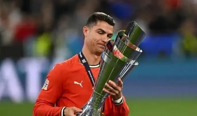 英格兰强势丹麦，C罗高光表现