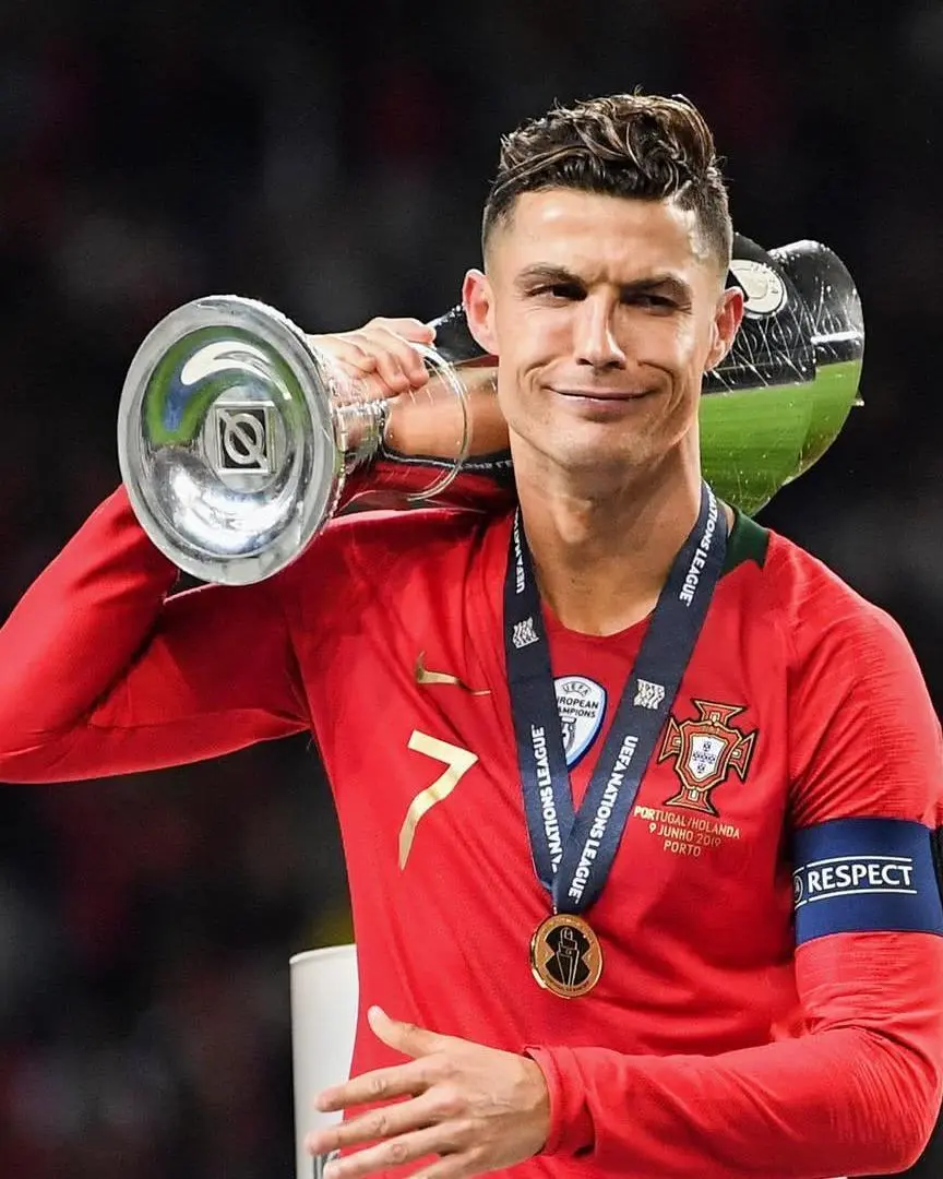 英格兰强势丹麦，C罗高光表现