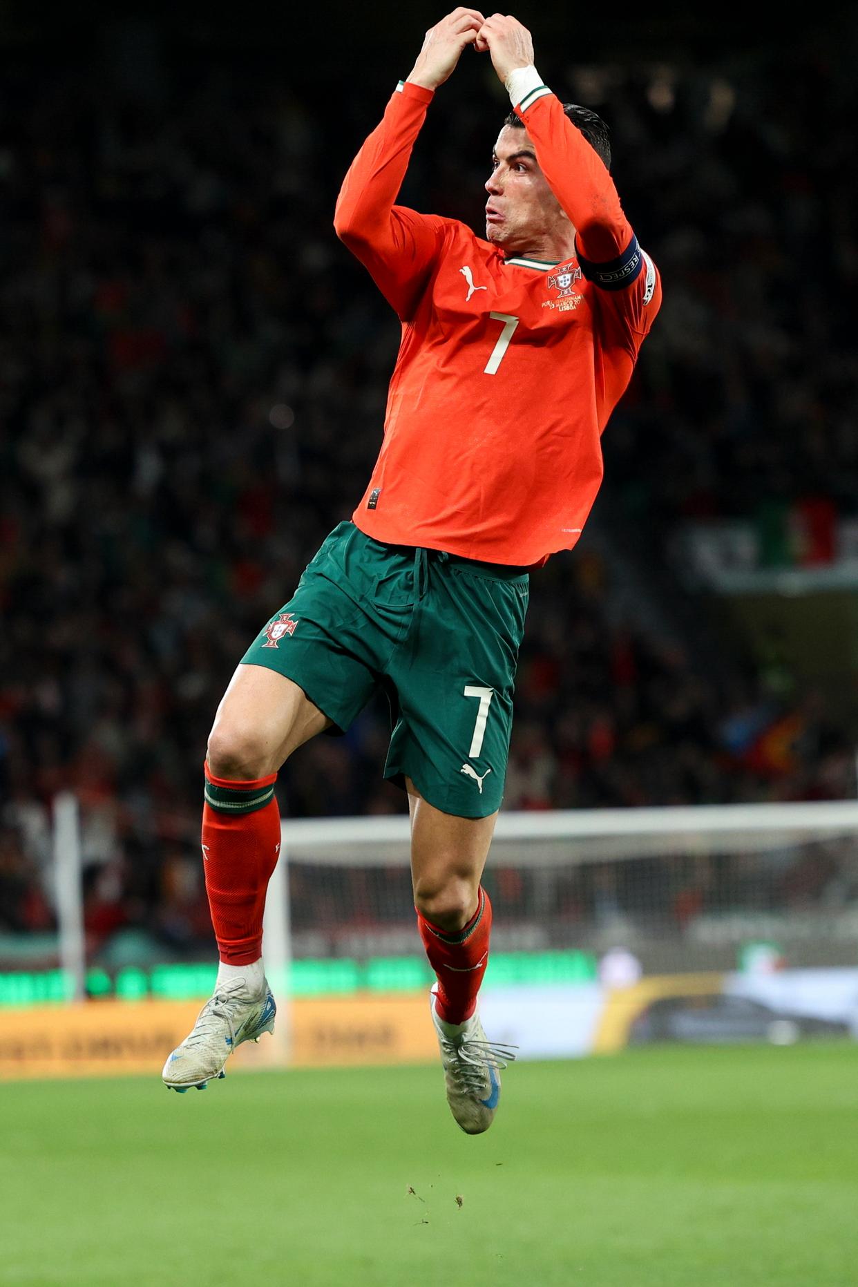 包含葡萄牙成功晋级欧锦赛，国家队雄心勃勃的词条