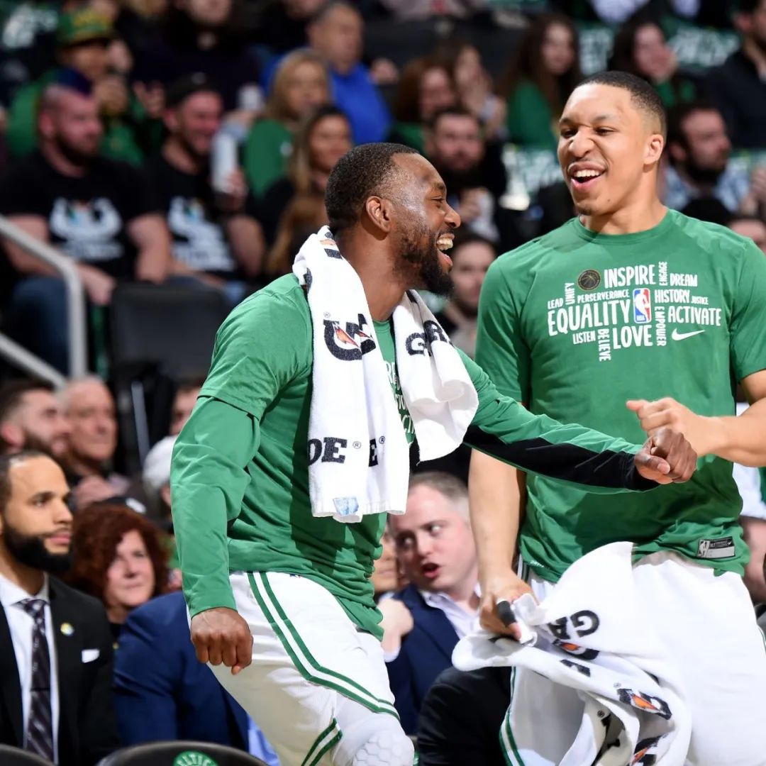 鹈鹕全明星肯巴-沃克受膝盖裂伤,或将缺席下赛季的简单介绍 鹈鹕全明星肯巴-沃克受膝盖裂伤,或将缺席下赛季的简单介绍