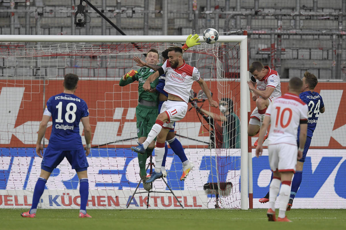 包含赫塔菲客场战胜巴列卡诺，取得宝贵三分的词条