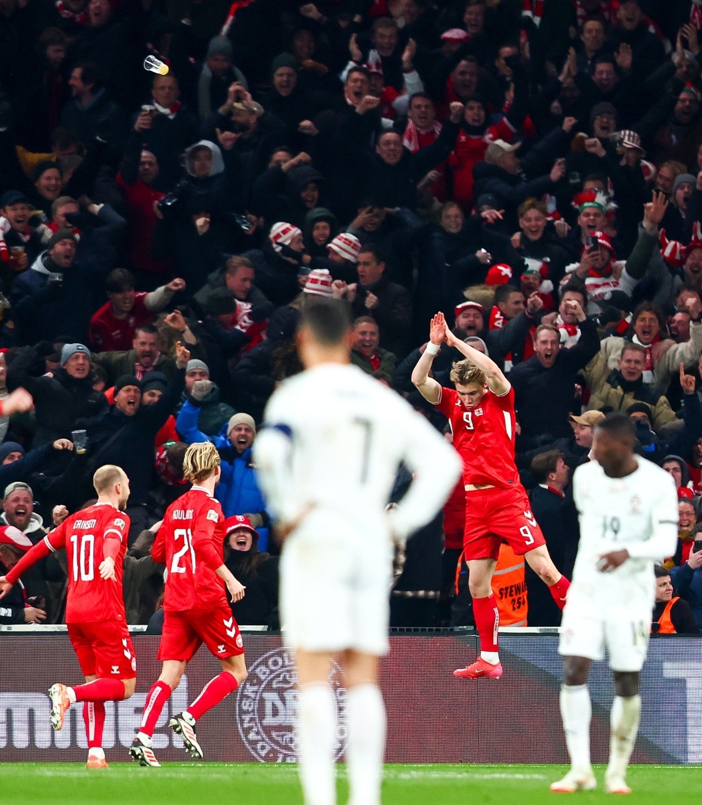 关于欧预赛比赛双方实力拼搏,点燃球迷狂热的信息 关于欧预赛比赛双方实力拼搏,点燃球迷狂热的信息