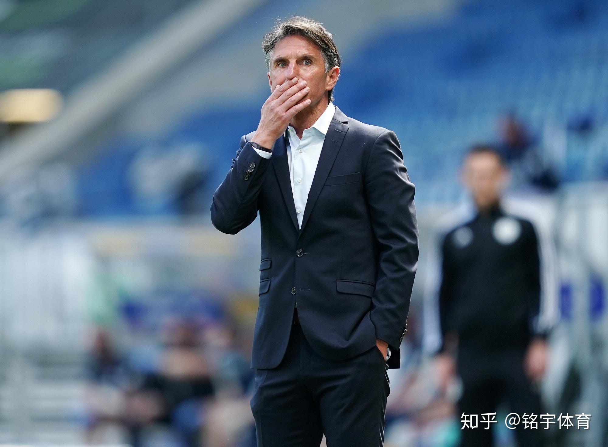 柏林赫塔后卫因红牌遭停赛，球队防线雪上加霜的简单介绍