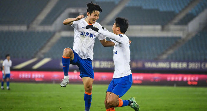 外援合同续约！关键球员留队续约，球队实力再提升的简单介绍