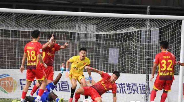 顶尖对阵！足球联赛搏击中的绝对厮杀