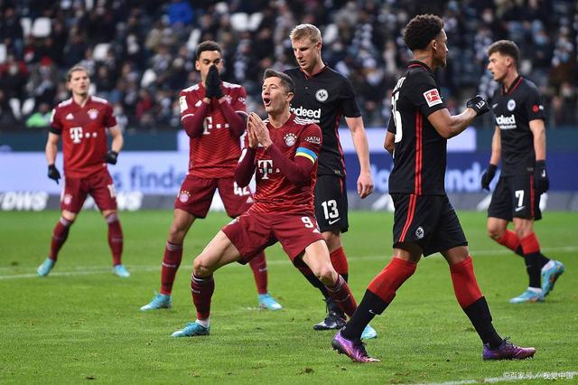 包含法兰克福主场坐失良机，连败压力不断加大的词条