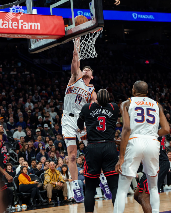 新西兰队在比赛中取得惊险胜利