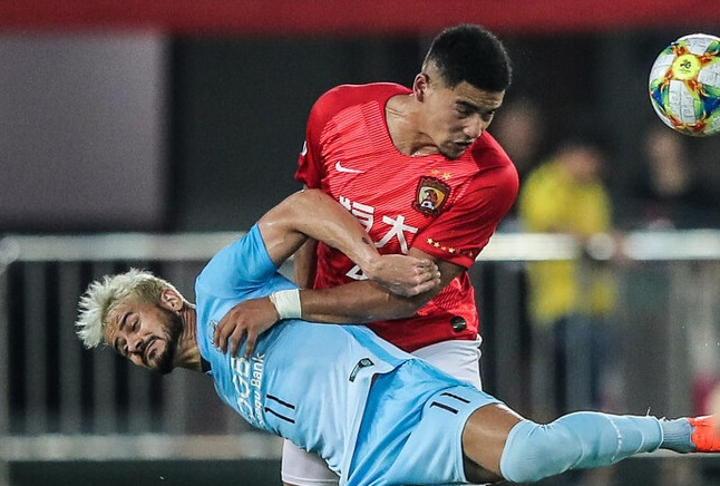 全球关注亚冠,球迷热议背后故事 全球关注亚冠,球迷热议背后故事