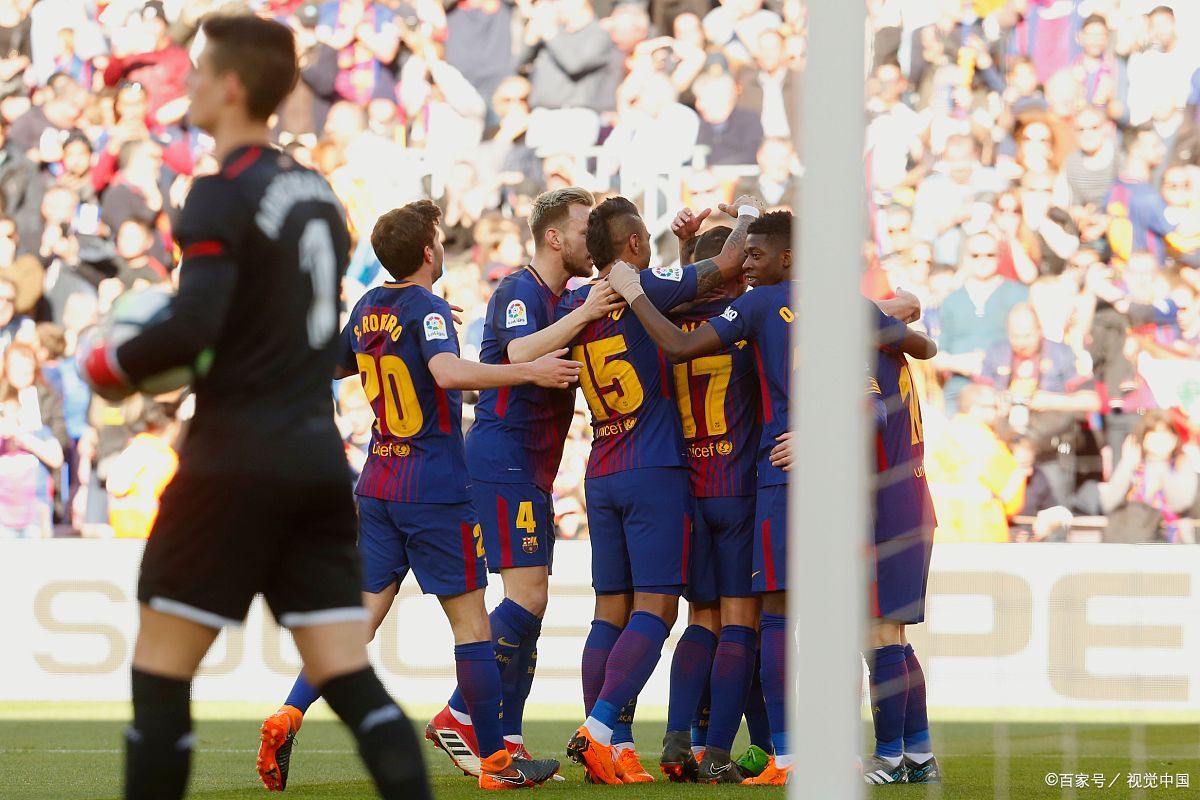 热血对决！两支球队在场上展开激烈拉锯战的简单介绍