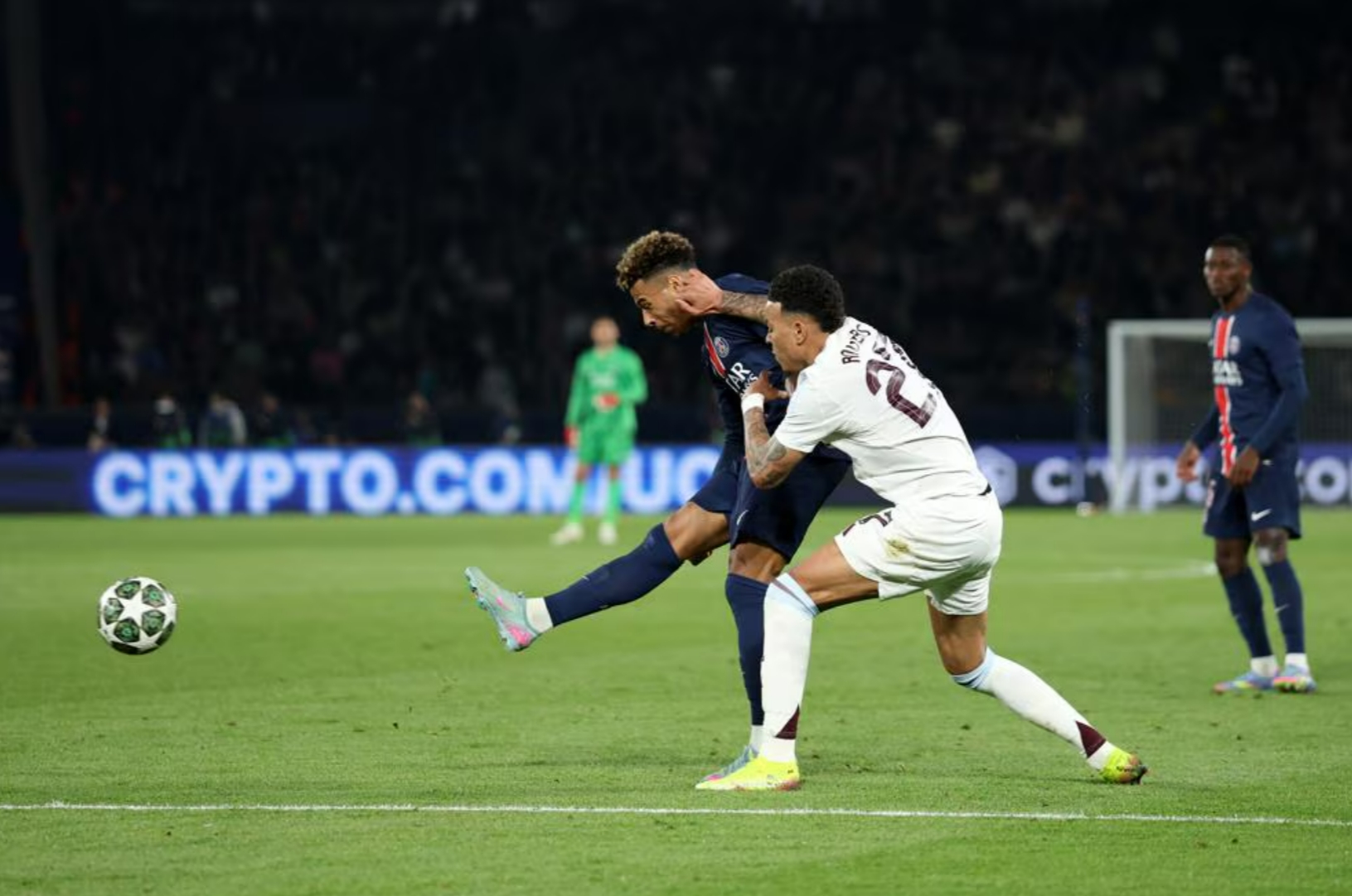 包含阿斯顿维拉客场不敌对手，遭遇两连败的词条