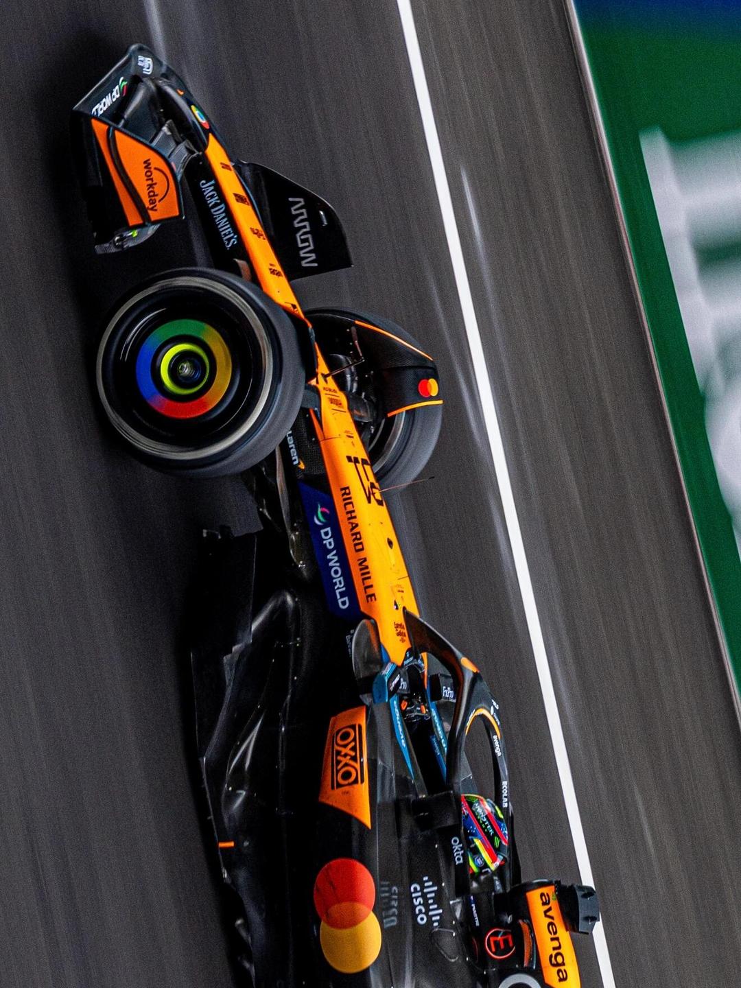 包含迈凯伦力克索伯车队，皮亚斯特里扛起全队的词条