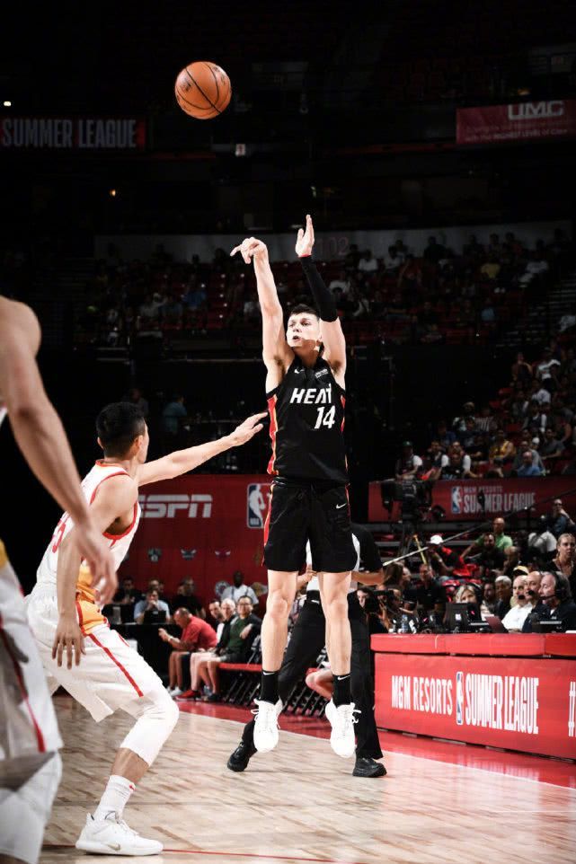 热火翻盘青岛队，王哲林扛起全队的简单介绍