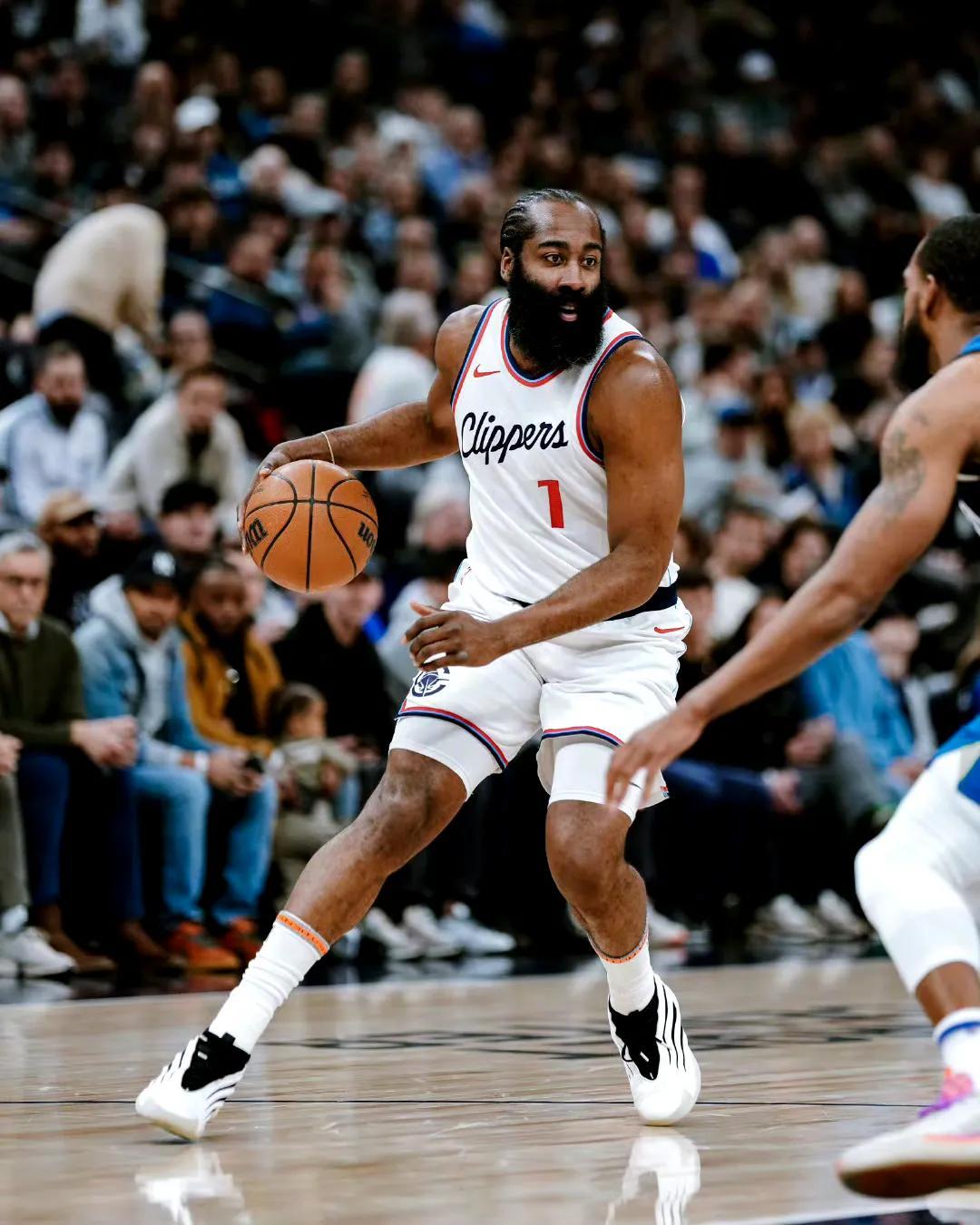 关于吉林队鏖战勇士，伦纳德惊艳四座的信息