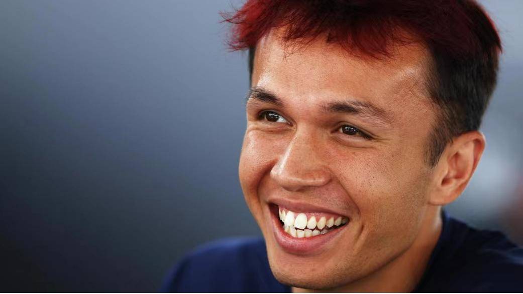 关于索伯车队力克红牛二队，皮亚斯特里状态火热的信息