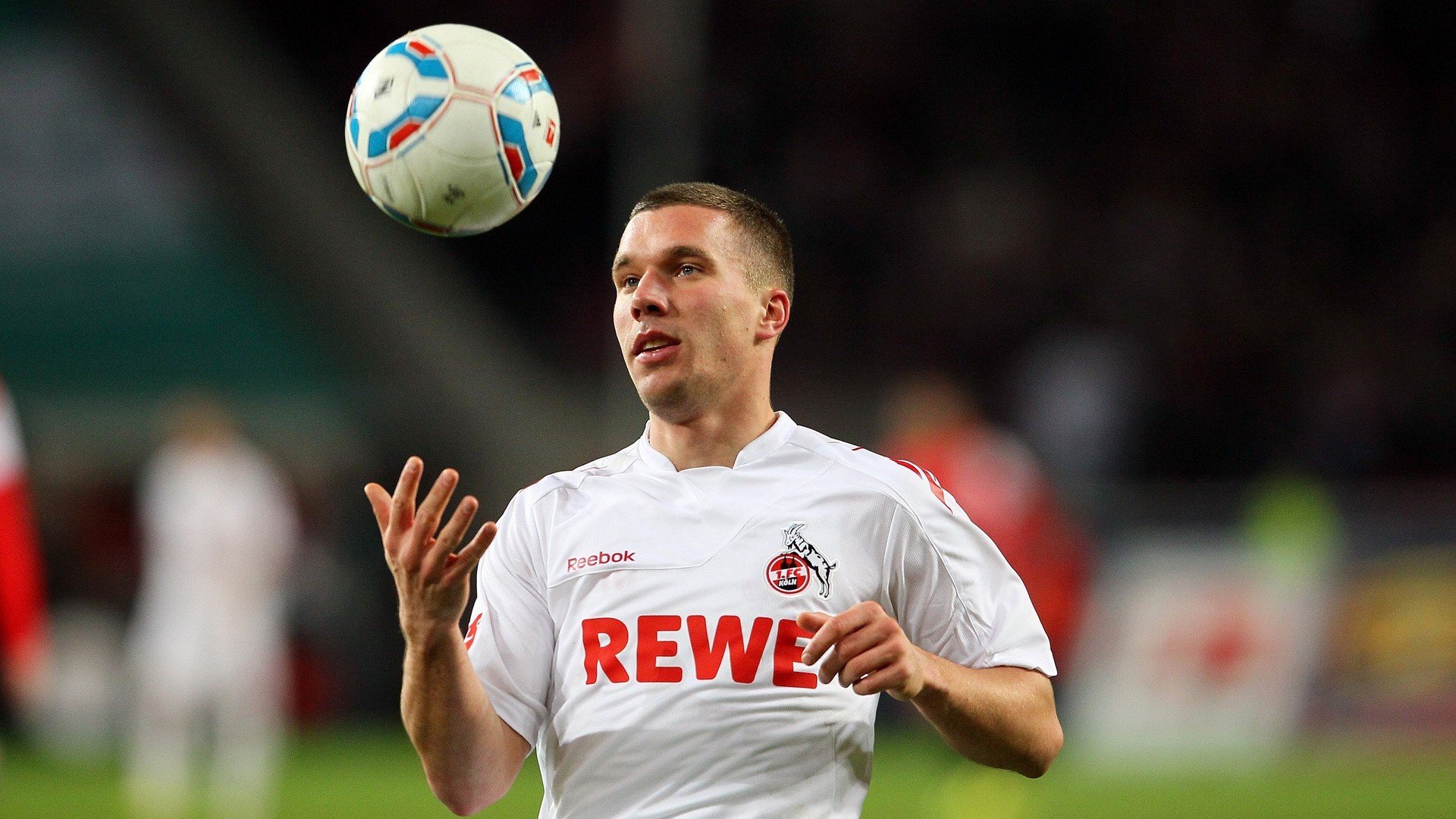 猛龙鏖战马刺，美加墨世界杯焦点战的战术博弈与精神传承